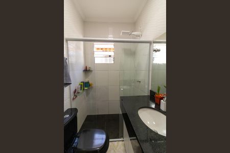 Casa à venda com 240m², 3 quartos e 2 vagasBanheiro da Suíte
