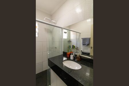 Casa à venda com 240m², 3 quartos e 2 vagasBanheiro da Suíte