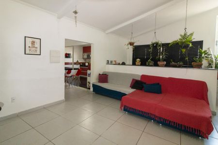 Casa à venda com 240m², 3 quartos e 2 vagasSala