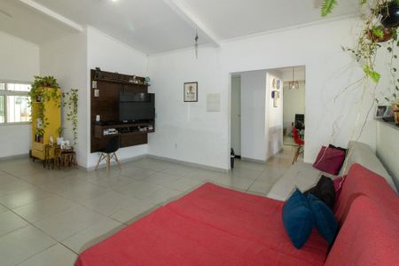 Casa à venda com 240m², 3 quartos e 2 vagasSala