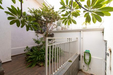 Casa à venda com 240m², 3 quartos e 2 vagasTerraço