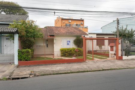 Casa à venda com 143m², 3 quartos e 2 vagasFachada da casa