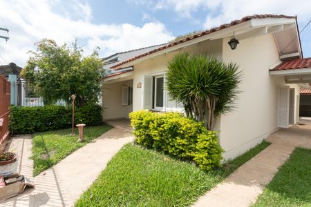 Casa à venda com 143m², 3 quartos e 2 vagasFachada