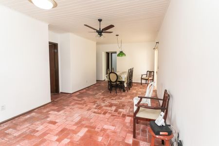 Casa à venda com 143m², 3 quartos e 2 vagasSala