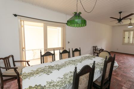 Casa à venda com 143m², 3 quartos e 2 vagasSala