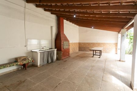 Casa à venda com 143m², 3 quartos e 2 vagasChurrasqueira