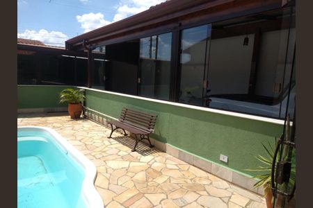 Casa à venda com 220m², 2 quartos e 3 vagas Casa à venda com 220m², 2 quartos e 3 vagasFoto 07