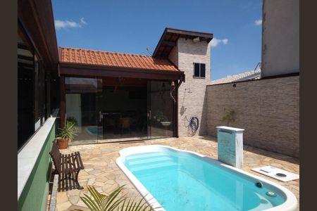 Casa à venda com 220m², 2 quartos e 3 vagas Casa à venda com 220m², 2 quartos e 3 vagasFoto 11