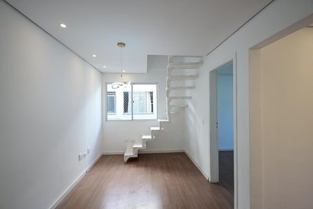 Sala de apartamento para alugar com 4 quartos, 98m² em Parque Pinheiros, Taboão da Serra