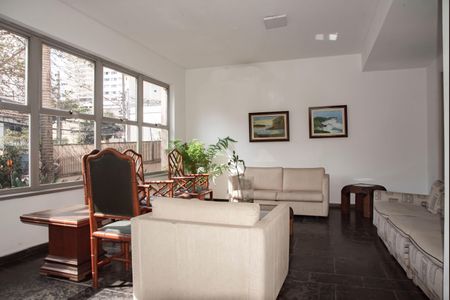 Apartamento para alugar com 64m², 2 quartos e 2 vagasHall social