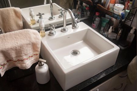 Apartamento para alugar com 64m², 2 quartos e 2 vagasBanheiro