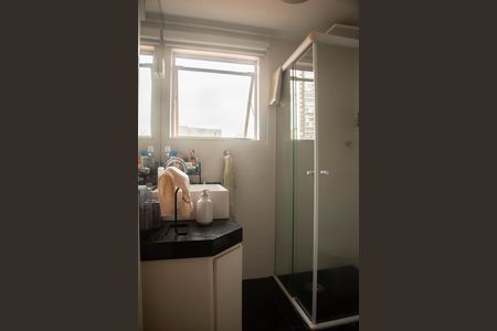 Apartamento para alugar com 64m², 2 quartos e 2 vagasBanheiro