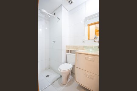 Apartamento à venda com 74m², 3 quartos e 1 vaga Apartamento à venda com 74m², 3 quartos e 1 vagaBanheiro da Suíte