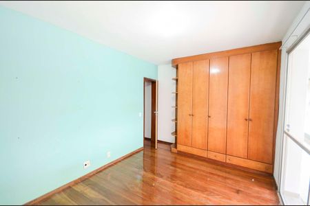 Apartamento à venda com 140m², 4 quartos e 1 vagaQuarto 2