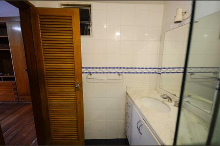 Apartamento à venda com 140m², 4 quartos e 1 vagaBanheiro da Suíte