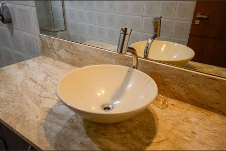 Apartamento à venda com 140m², 4 quartos e 1 vagaBanheiro Social