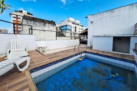 Apartamento à venda com 245m², 4 quartos e 2 vagas Apartamento à venda com 245m², 4 quartos e 2 vagasCobertura