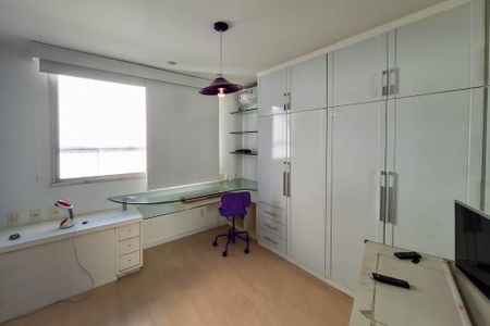 Apartamento à venda com 245m², 4 quartos e 2 vagas Apartamento à venda com 245m², 4 quartos e 2 vagasQuarto 1