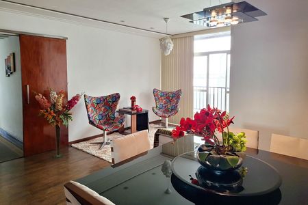 Apartamento à venda com 245m², 4 quartos e 2 vagas Apartamento à venda com 245m², 4 quartos e 2 vagasSala 1