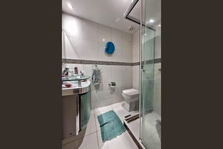 Apartamento à venda com 245m², 4 quartos e 2 vagas Apartamento à venda com 245m², 4 quartos e 2 vagasBanheiro Social