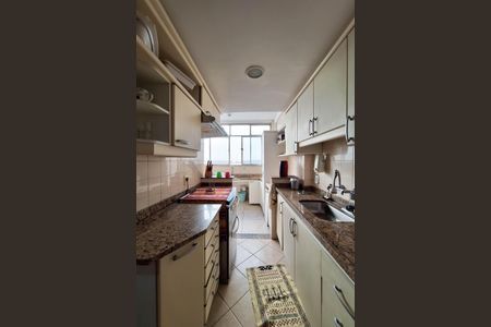 Apartamento à venda com 245m², 4 quartos e 2 vagas Apartamento à venda com 245m², 4 quartos e 2 vagasCozinha