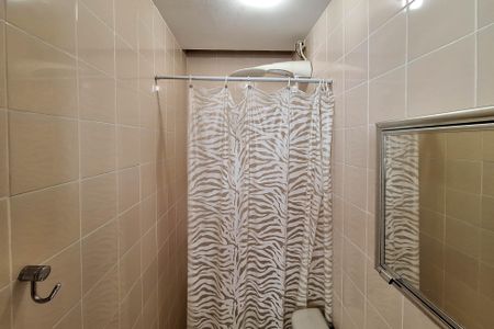 Apartamento à venda com 245m², 4 quartos e 2 vagas Apartamento à venda com 245m², 4 quartos e 2 vagasBanheiro de serviço