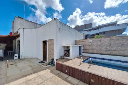 Apartamento à venda com 245m², 4 quartos e 2 vagas Apartamento à venda com 245m², 4 quartos e 2 vagasCobertura