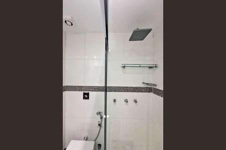 Apartamento à venda com 245m², 4 quartos e 2 vagas Apartamento à venda com 245m², 4 quartos e 2 vagasBanheiro Social