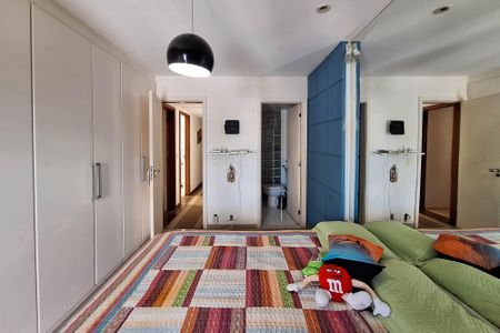 Apartamento à venda com 245m², 4 quartos e 2 vagas Apartamento à venda com 245m², 4 quartos e 2 vagasSuíte 1