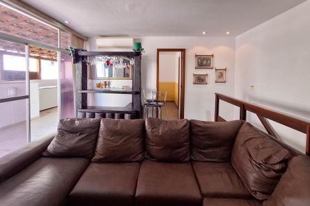 Apartamento à venda com 245m², 4 quartos e 2 vagas Apartamento à venda com 245m², 4 quartos e 2 vagasSala 2