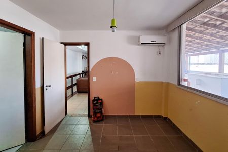 Apartamento à venda com 245m², 4 quartos e 2 vagas Apartamento à venda com 245m², 4 quartos e 2 vagasSuíte 2