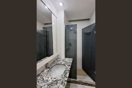 Apartamento à venda com 245m², 4 quartos e 2 vagas Apartamento à venda com 245m², 4 quartos e 2 vagasBanheiro da Suíte 2