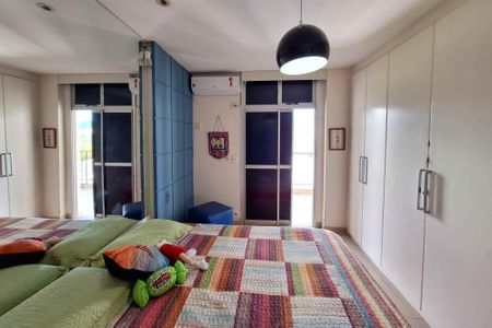 Apartamento à venda com 245m², 4 quartos e 2 vagas Apartamento à venda com 245m², 4 quartos e 2 vagasSuíte 1