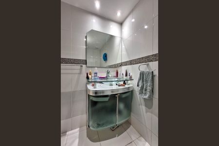 Apartamento à venda com 245m², 4 quartos e 2 vagas Apartamento à venda com 245m², 4 quartos e 2 vagasBanheiro Social