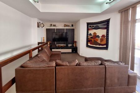 Apartamento à venda com 245m², 4 quartos e 2 vagas Apartamento à venda com 245m², 4 quartos e 2 vagasSala 2