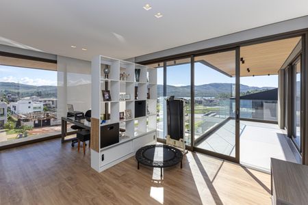 Casa de condomínio à venda com 634m², 6 quartos e 6 vagasEscritório 2