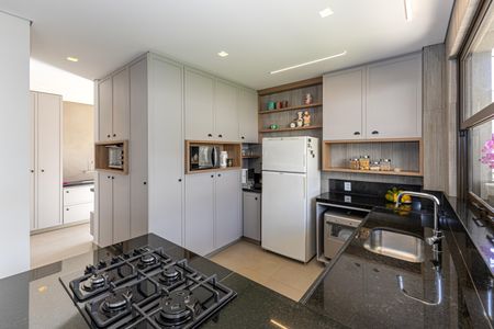 Casa de condomínio à venda com 634m², 6 quartos e 6 vagasCozinha 1