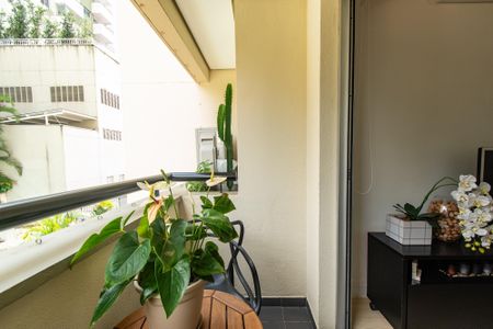 Apartamento à venda com 74m², 2 quartos e 1 vagaVaranda