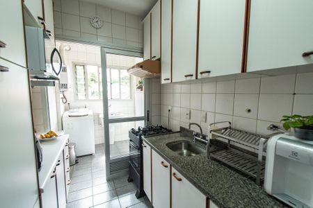 Apartamento à venda com 74m², 2 quartos e 1 vagaCozinha