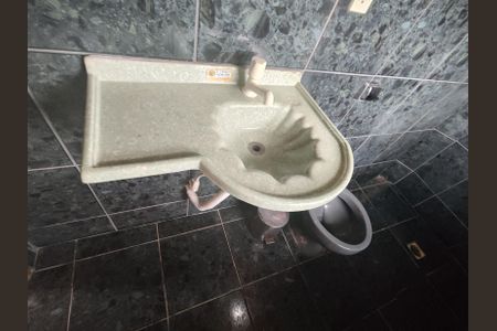 Casa à venda com 200m², 4 quartos e 3 vagasBanheiro 2