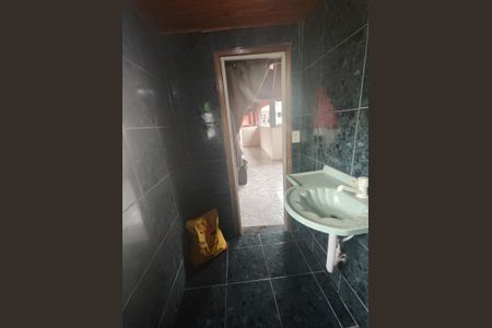 Casa à venda com 200m², 4 quartos e 3 vagasBanheiro 2