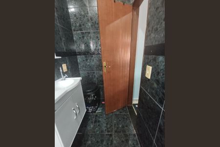 Casa à venda com 200m², 4 quartos e 3 vagasBanheiro da Suíte 2