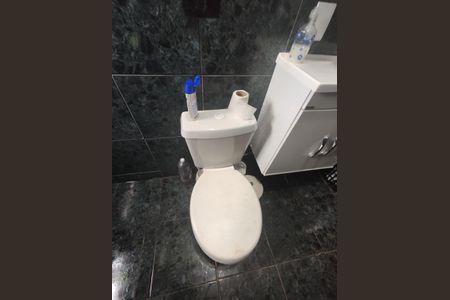 Casa à venda com 200m², 4 quartos e 3 vagasBanheiro da Suíte 2