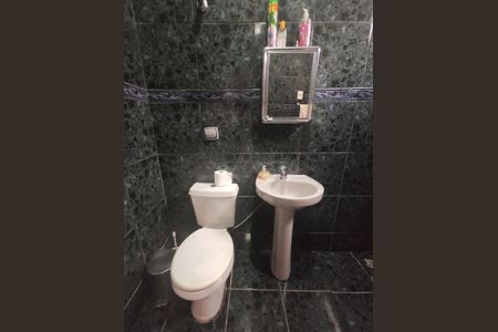 Casa à venda com 200m², 4 quartos e 3 vagasBanheiro 1