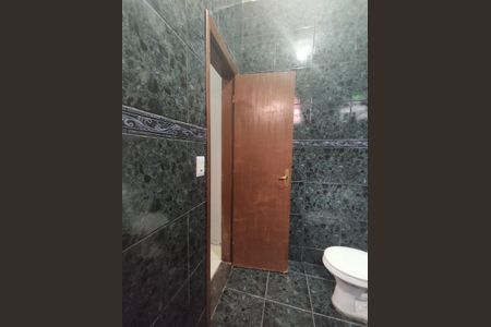 Casa à venda com 200m², 4 quartos e 3 vagasBanheiro 1