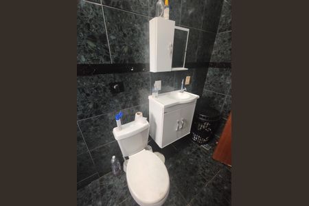 Casa à venda com 200m², 4 quartos e 3 vagasBanheiro da Suíte 2