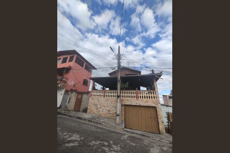 Casa à venda com 200m², 4 quartos e 3 vagasFachada