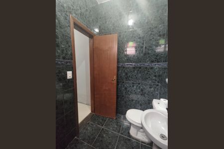 Casa à venda com 200m², 4 quartos e 3 vagasBanheiro 1