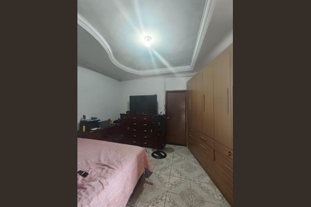 Casa à venda com 200m², 4 quartos e 3 vagasQuarto 2 - Suíte