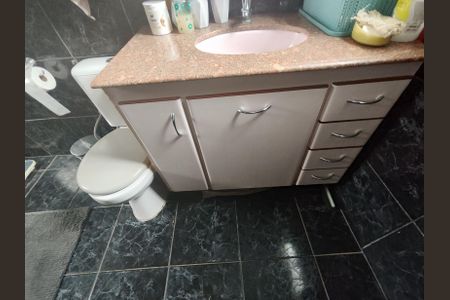 Casa à venda com 200m², 4 quartos e 3 vagasBanheiro da Suíte